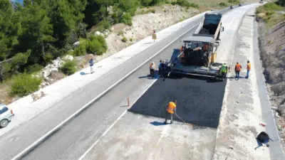 Manisa’nın Demirci ilçesinde Ulaştırma ve Altyapı Bakanlığı tarafından yürütülen ulaşım