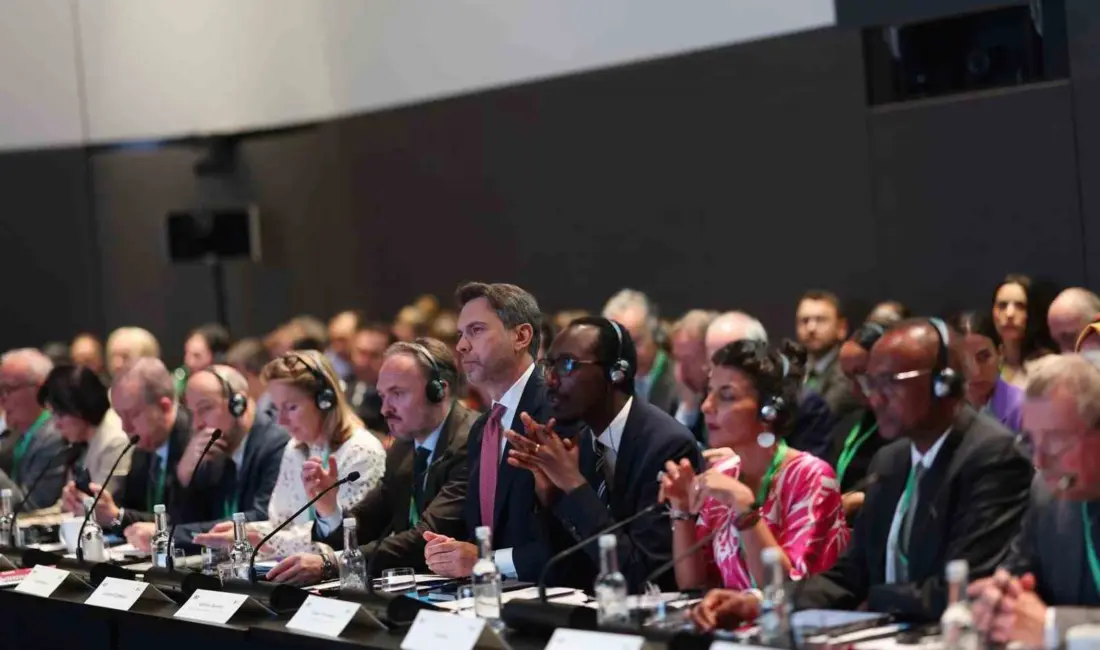 Enerji ve Tabii Kaynaklar Bakanı Alparslan Bayraktar, Londra’da katıldığı COP31-IEA