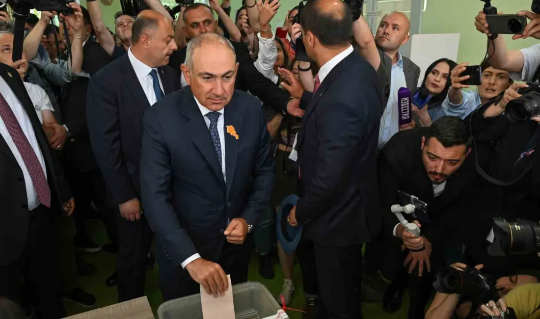 Ermenistan’da halk bugün yerel saatle 08.00’den itibaren ülkenin yeni parlamentosunu