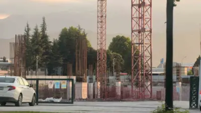 Bursa’nın İnegöl ilçesinde yapımı devam eden fabrika inşaatında meydana gelen