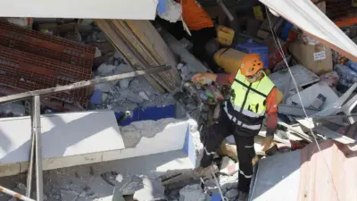 Filipinler’de meydana gelen 7.8 büyüklüğündeki depremde can kaybı 37’ye yükseldi.