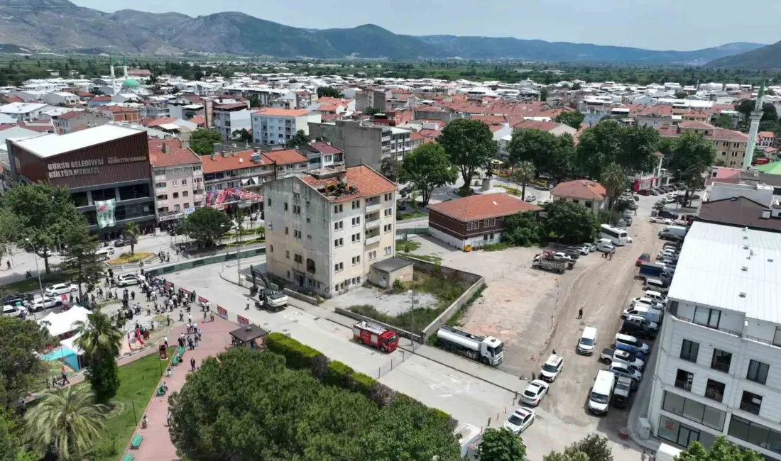 Gürsu’nun 30 yıllık hayali gerçek oluyor. Gürsu Kent Meydanı Projesi’nin