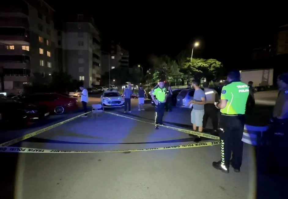 Bursa’da iddiaya göre kafede başlayan tartışma büyüyerek silahlı kavgaya döndü.