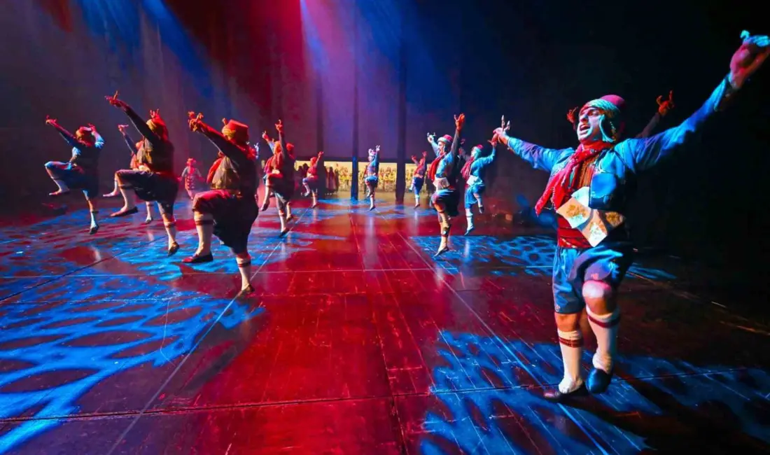 Türkiye’nin köklü folklor gösteri ekiplerinden Karagöz Halk Dansları Topluluğu, Atatürk