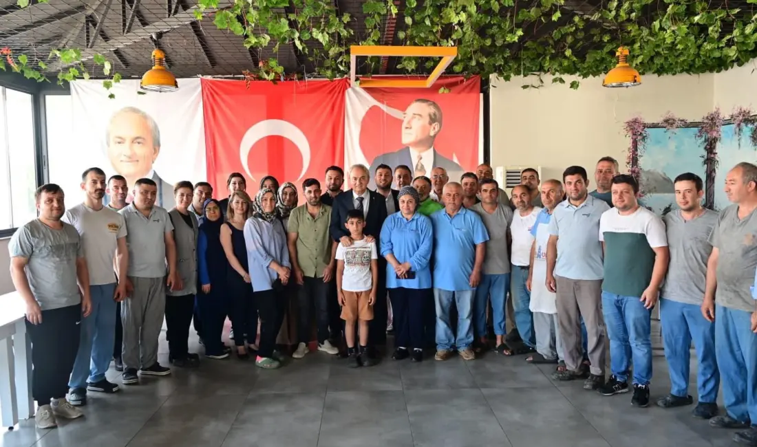 Kepez Belediye Başkanı Mesut Kocagöz, Kepez Kent Ekmek’te görev yapan