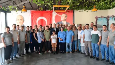 Kepez Belediye Başkanı Mesut Kocagöz, Kepez Kent Ekmek’te görev yapan