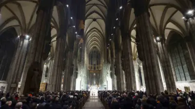 Almanya’da tarihi Köln Katedrali’ni ziyaret edecek turistler, 1 Temmuz’dan itibaren