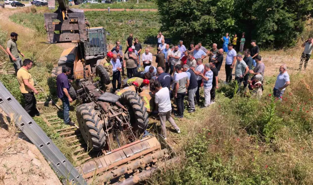 Bursa’da kontrolden çıkan traktörün köprüden aşağı düşmesiyle altında kalan sürücü,