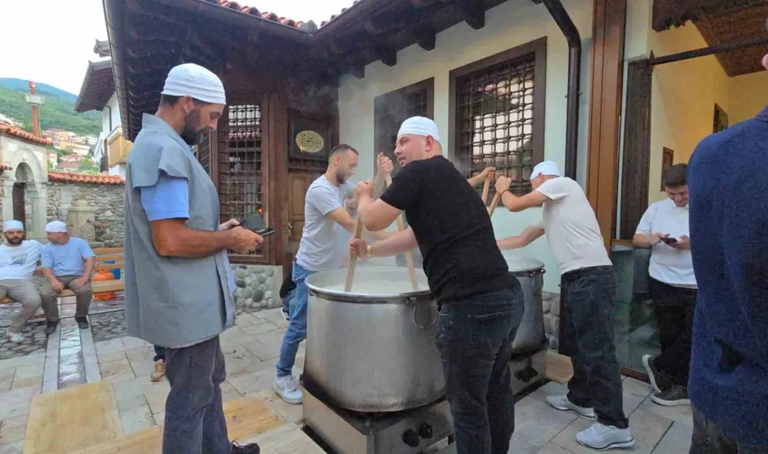 Kosova’da Osmanlı döneminden kalma tarihi tekkede Muharrem ayı dolayısıyla geleneksel