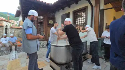 Kosova’da Osmanlı döneminden kalma tarihi tekkede Muharrem ayı dolayısıyla geleneksel