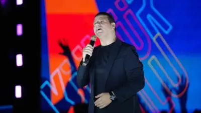 Manisa Kültür Yolu Festivali’nin üçüncü gününde sahne alan sevilen sanatçı