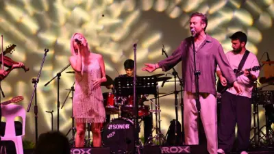 Manisa Büyükşehir Belediyesi tarafından düzenlenen Yaz Konserleri kapsamında sahne alan