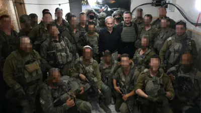 İsrail Başbakanı Binyamin Netanyahu, Lübnan’ın güneyindeki İsrail askerleriyle bir araya