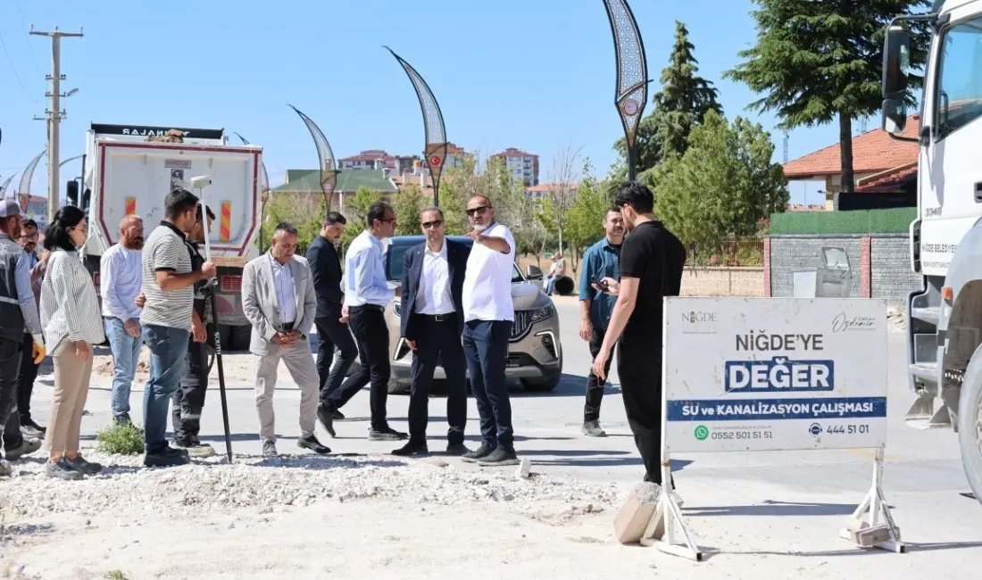Niğde Belediyesi; kent genelinde sürdürdüğü altyapı çalışmalarını tamamladığı bölgelerde sıcak