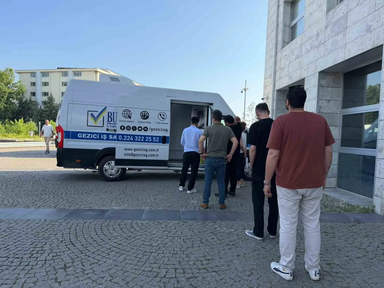 Nilüfer Belediyesi, çalışanlarının sağlığını korumak ve güvenli bir çalışma ortamı
