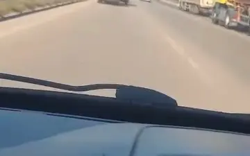 Bursa otobanında yaşanan bir anlık duraksama, kazaya neden oldu. Trafikte