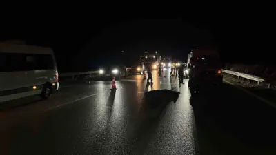 Bursa’da iddiaya göre otobanda karşıdan karşıya geçmeye çalışan şahsa, seyir