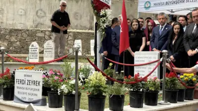CHP’li Özgür Özel ile Ankara Büyükşehir Belediye Başkanı Mansur Yavaş,