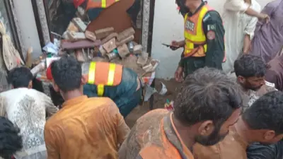 Pakistan’da bir dershanenin çatısının çökmesi sonucu ilk belirlemelere göre, 14