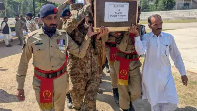 Pakistan’ın Azad Keşmir bölgesinde dün düşen askeri helikopterde 22 kişinin