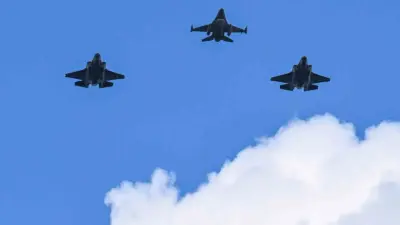Polonya ordusunun geçtiğimiz ay teslim aldığı F-35 tipi savaş uçakları,