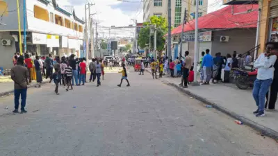 Somali’nin başkenti Mogadişu’da güvenlik güçleri ile muhalif milisler arasında gece
