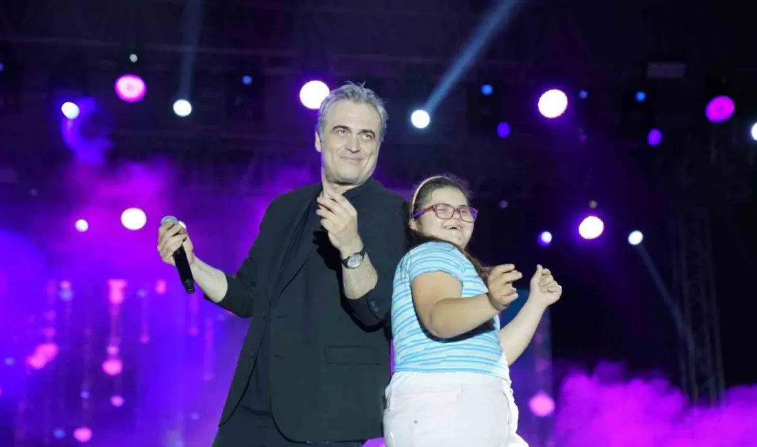Samsun’da, Terme Yaz Festivali kapsamında sahne alan Kutsi, Terme Belediyesi