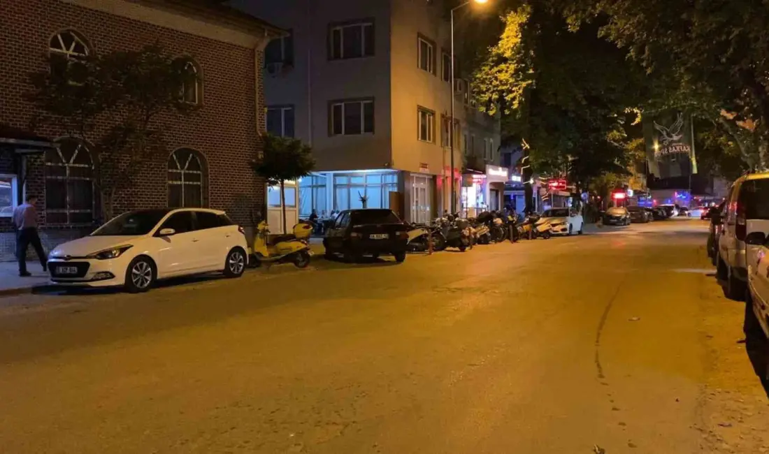 Bursa’nın İnegöl ilçesinde meydana gelen bıçaklı kavgada bir kişi ağır