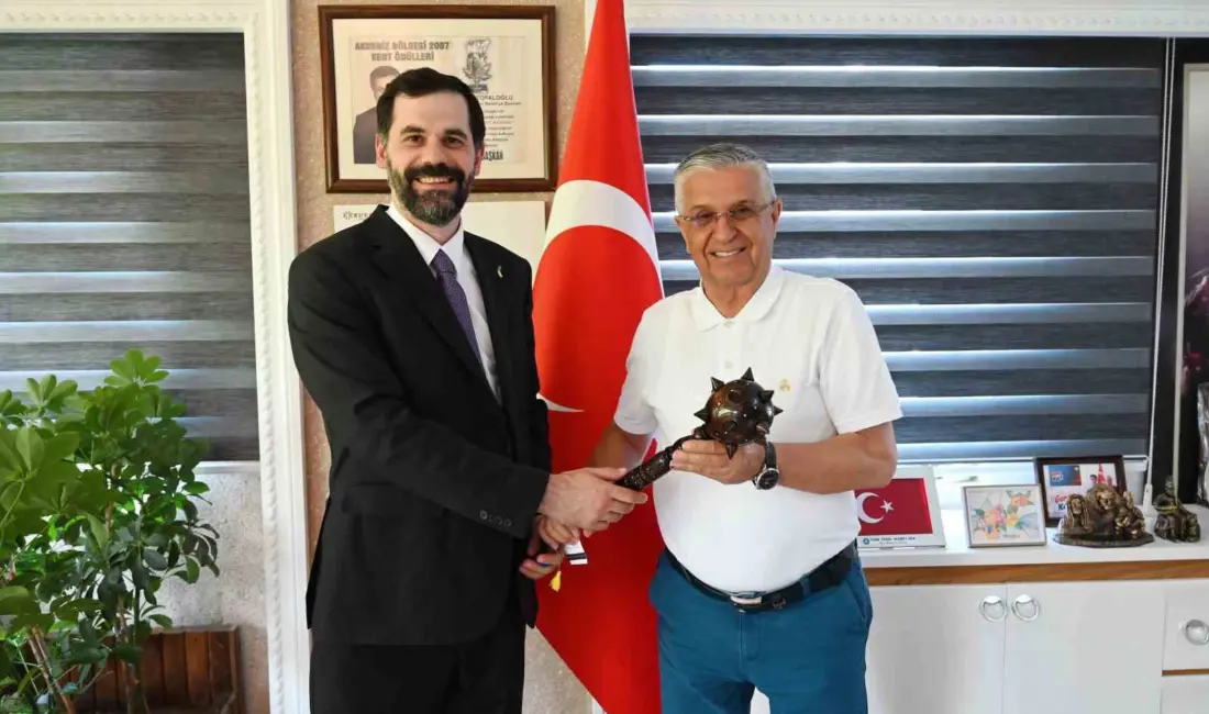 Ukrayna Antalya Başkonsolosu Boğdan Konopliastyi, Kemer Belediye Başkanı Necati Topaloğlu’na