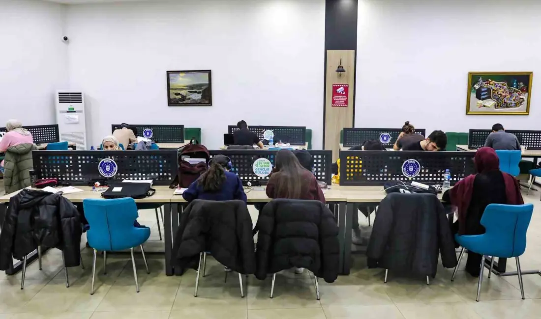Her alanda gençlerin yanında olan Bursa Büyükşehir Belediyesi, üniversite sınav