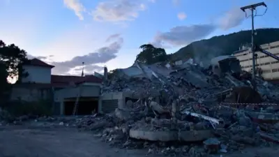 Venezuela’da meydana gelen depremlerde yıkımın meydana geldiği La Guaira şehrinde