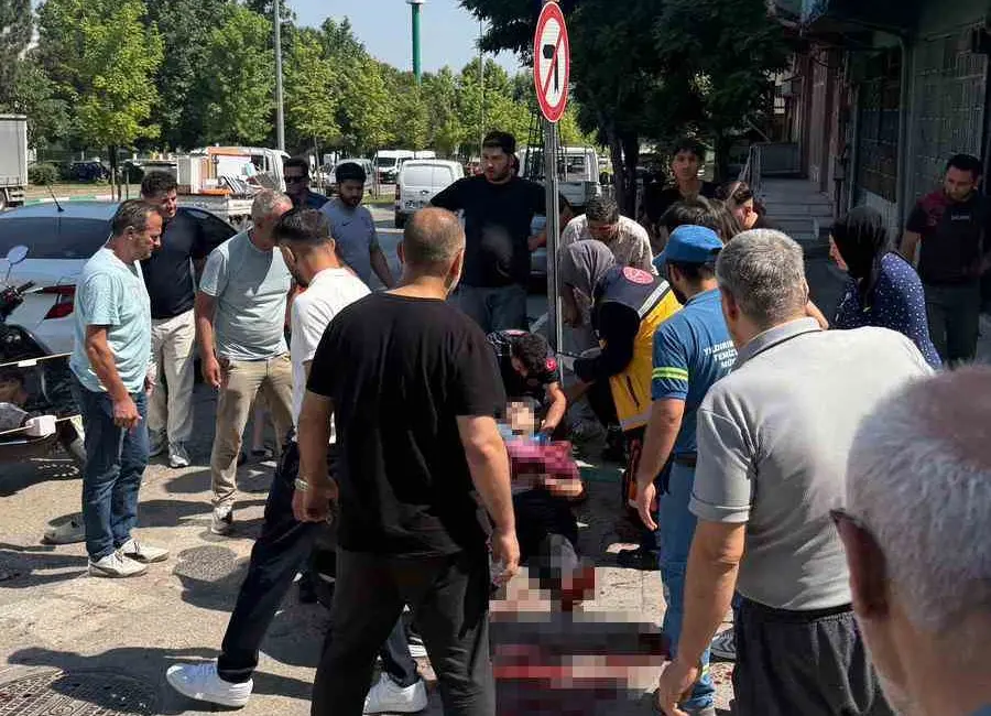 Bursa’nın Yıldırım ilçesinde komşu iki esnaf arasında iş yeri önüne