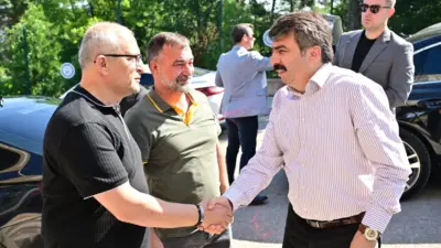 Bursa’da Yıldırım Belediye Başkanı Oktay Yılmaz, mahallelerin ihtiyaç ve taleplerini