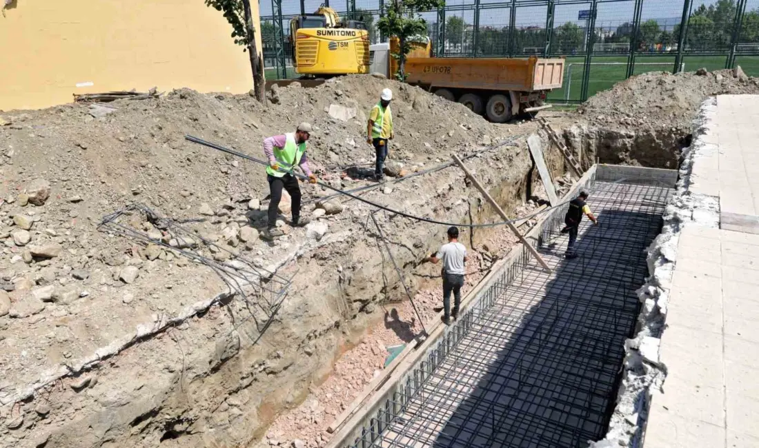 Bursa Büyükşehir Belediyesi, kent genelinde spor yatırımlarını sürdürürken, vatandaşların yılın