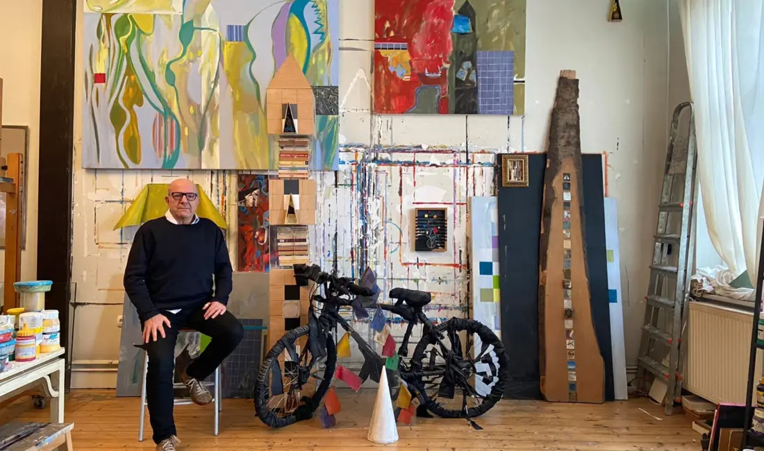Ayvalık Belediyesi Orhan Peker Sanat Galerisi, çağdaş sanat anlayışını uluslararası