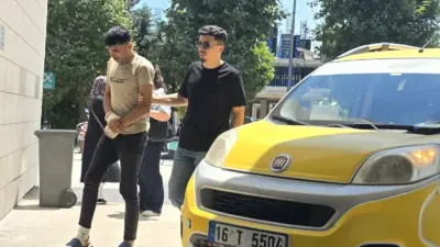 Bursa’nın İnegöl ilçesinde polis kovalamacasıyla yakalanan şüphelinin üzerinden yaklaşık 50