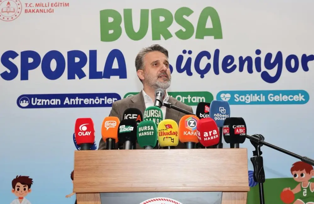 Bursa’da çocuklara spor sevgisi aşılamayı, yaz tatillerini hem eğlenerek hem
