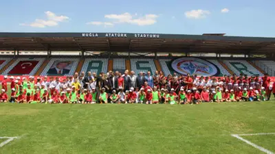 Gençlik ve Spor Bakanı Osman Aşkın Bak, bir dizi inceleme