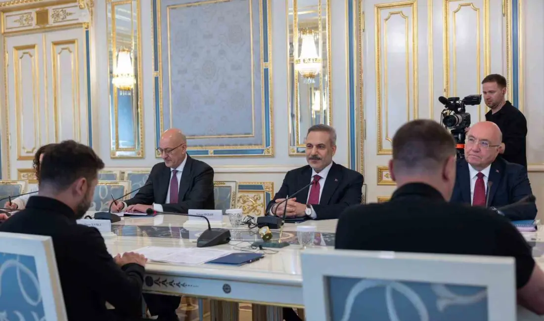 Dışişleri Bakanı Hakan Fidan, Ukrayna’nın başkenti Kiev’de Ukrayna Devlet Başkanı