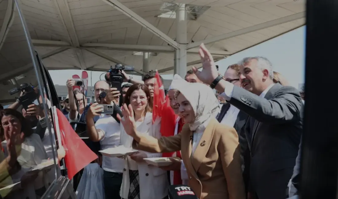 Bakan Göktaş, Kapıkule'de gurbetçileri karşıladı. 22 Haziran-15 Temmuz arası 1