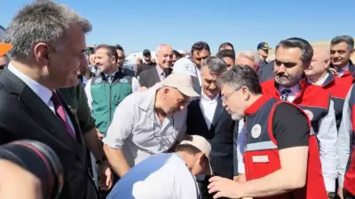 Tarım ve Orman Bakanı İbrahim Yumaklı, Kırıkkale’de hasat programında elini