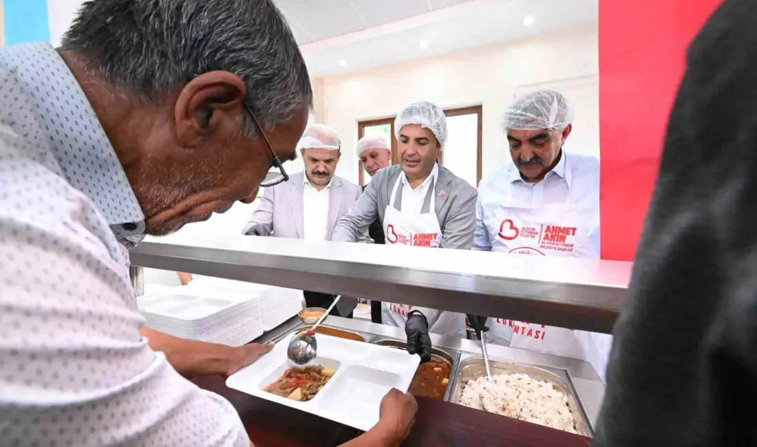 Balıkesir Büyükşehir Belediye Başkanı Ahmet Akın, İvrindi’de düzenlenen toplu açılış