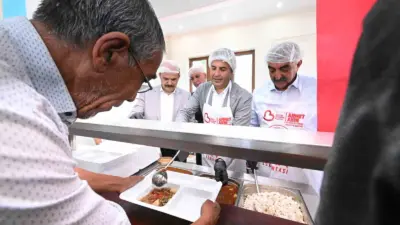Balıkesir Büyükşehir Belediye Başkanı Ahmet Akın, İvrindi’de düzenlenen toplu açılış