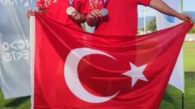 Bursa Büyükşehir Belediyespor Kulübü sporcuları, Damla Özbay ve Azranur Sancaklı,