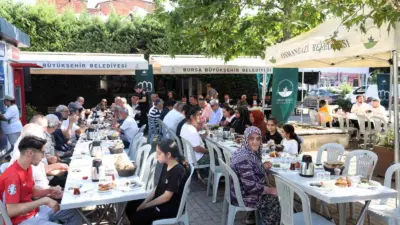 Osmangazi Belediye Başkanı Erkan Aydın, mahalle buluşmaları kapsamında Alemdar Mahallesi’nde