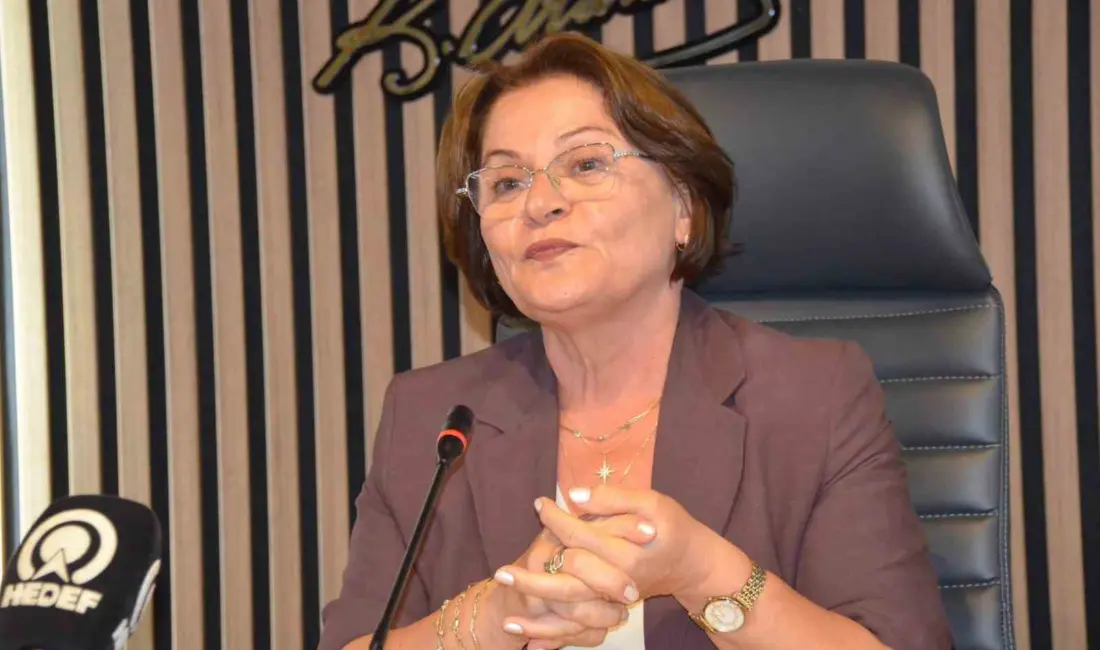 Didim Belediye Başkanı Hatice Gençay, belediye meclis salonunda düzenlediği basın