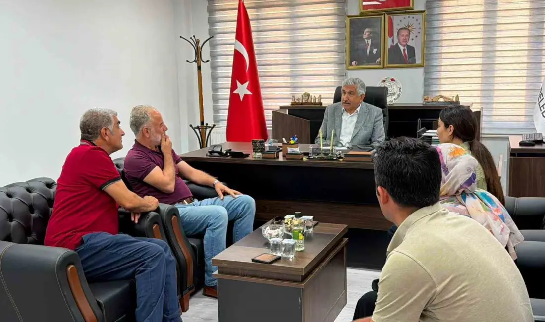 Kahta Belediye Başkanı Mehmet Can Hallaç, vatandaşlarla kurduğu güçlü iletişimi