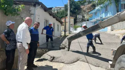 Babadağ Belediye Başkanı Murat Kumral, ilçe genelinde devam eden beton