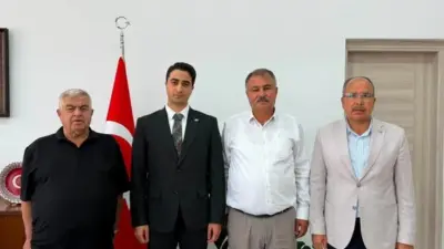 Beyağaç Belediye Başkanı Sezayi Pütün, ilçeye yeni atanan Kaymakam Servet