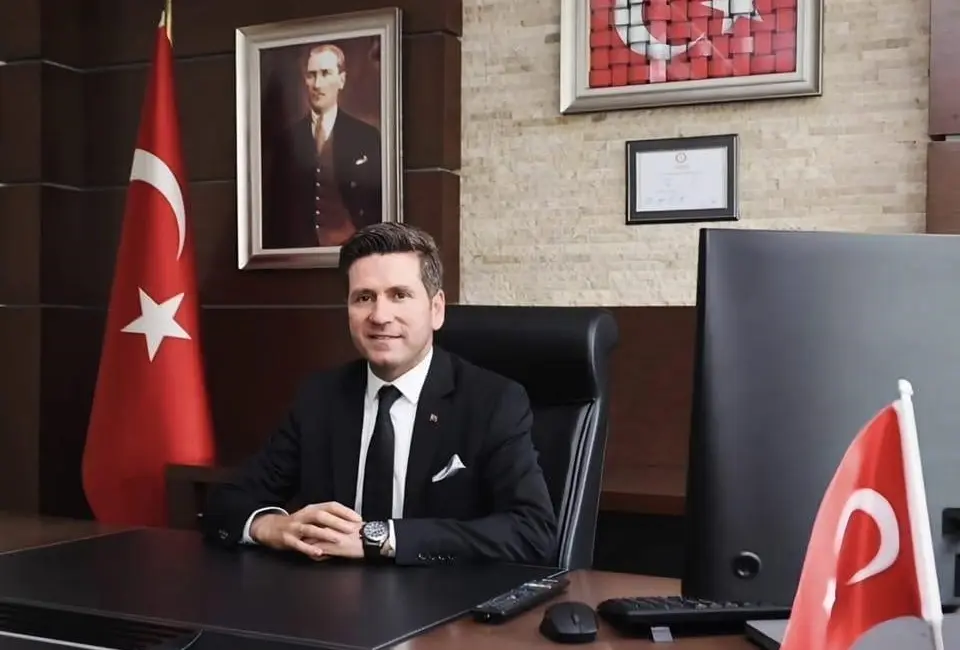 Cumhuriyet Halk Partisi’nden (CHP) istifa ederek Yeni Parti’ye geçiş yapan